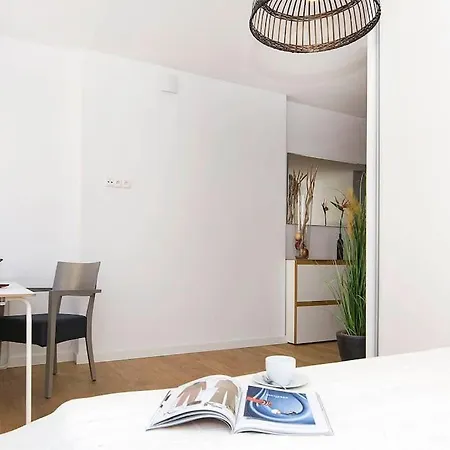 Hello Modena Sw Ducha Апартаменты