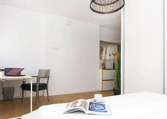 Hello Modena Sw Ducha Апартаменты